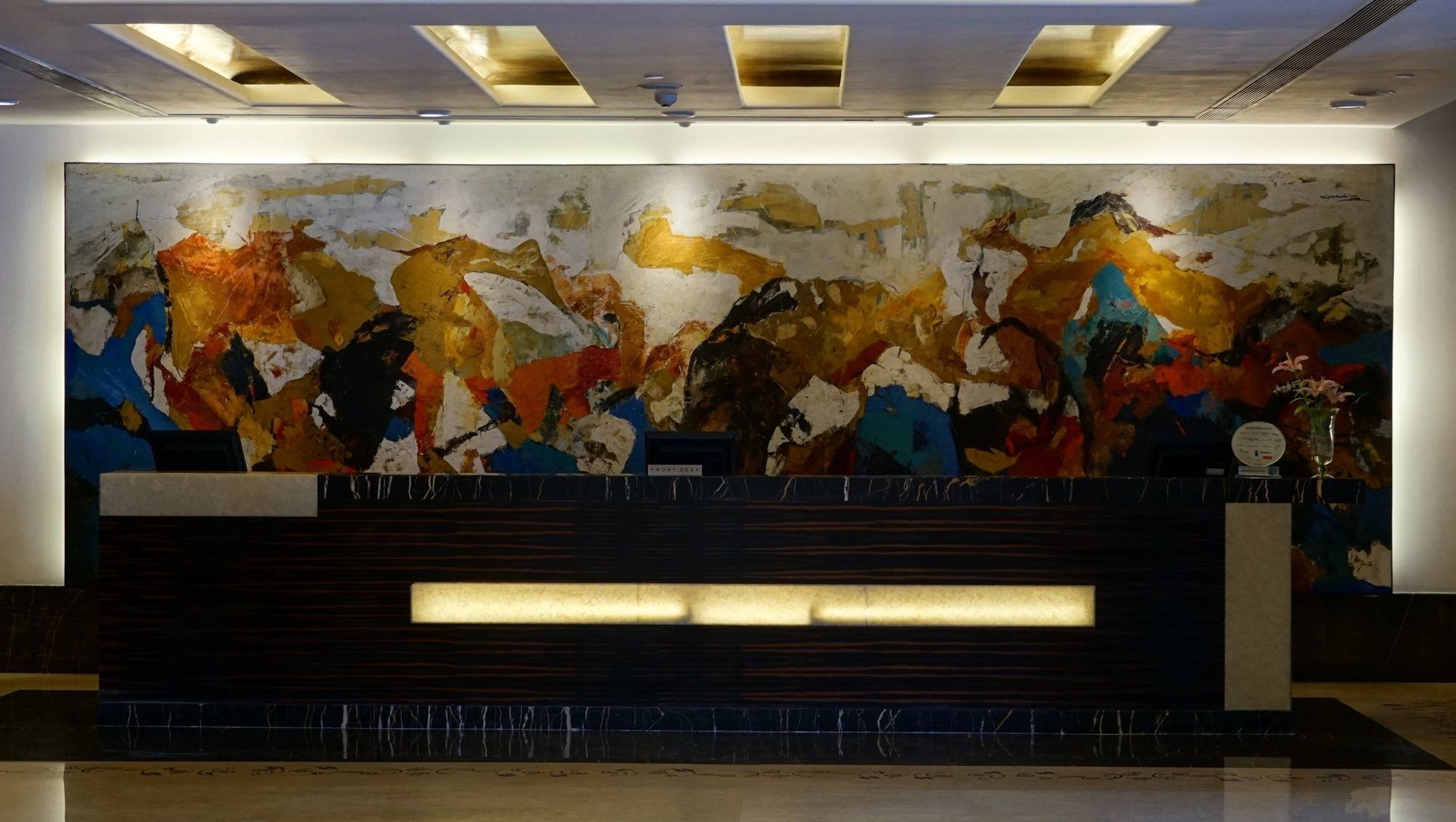 Taj Chandīgarh Exterior foto Mural at the lobby of the hotel